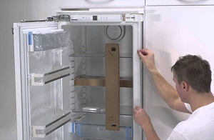 Установка встраиваемого холодильника в Казани